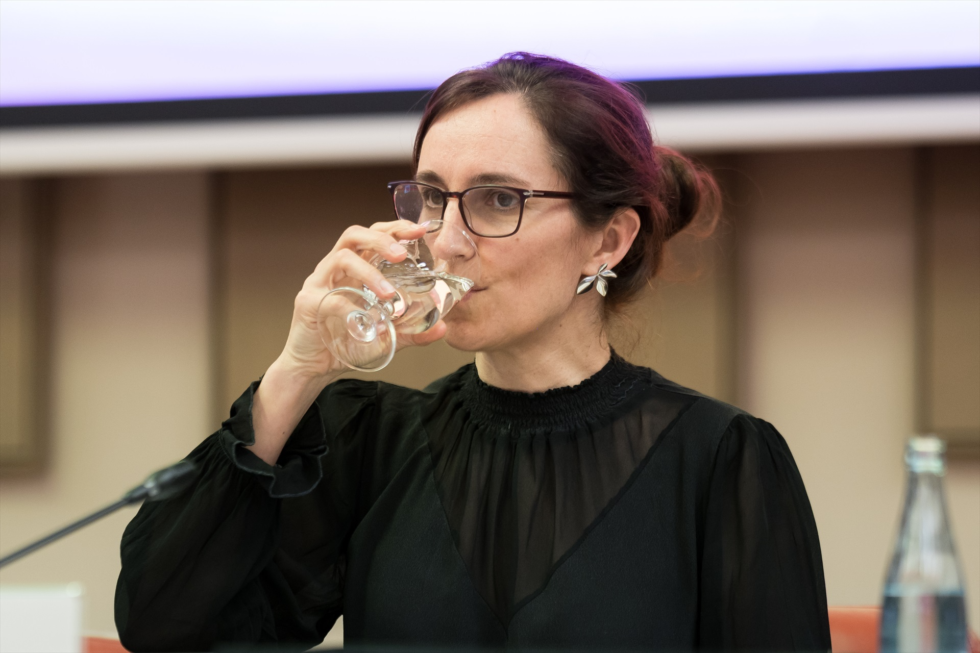 Sanidad reconoce que no ha calculado el número de inmigrantes irregulares que accederán gratis a la sanidad pública