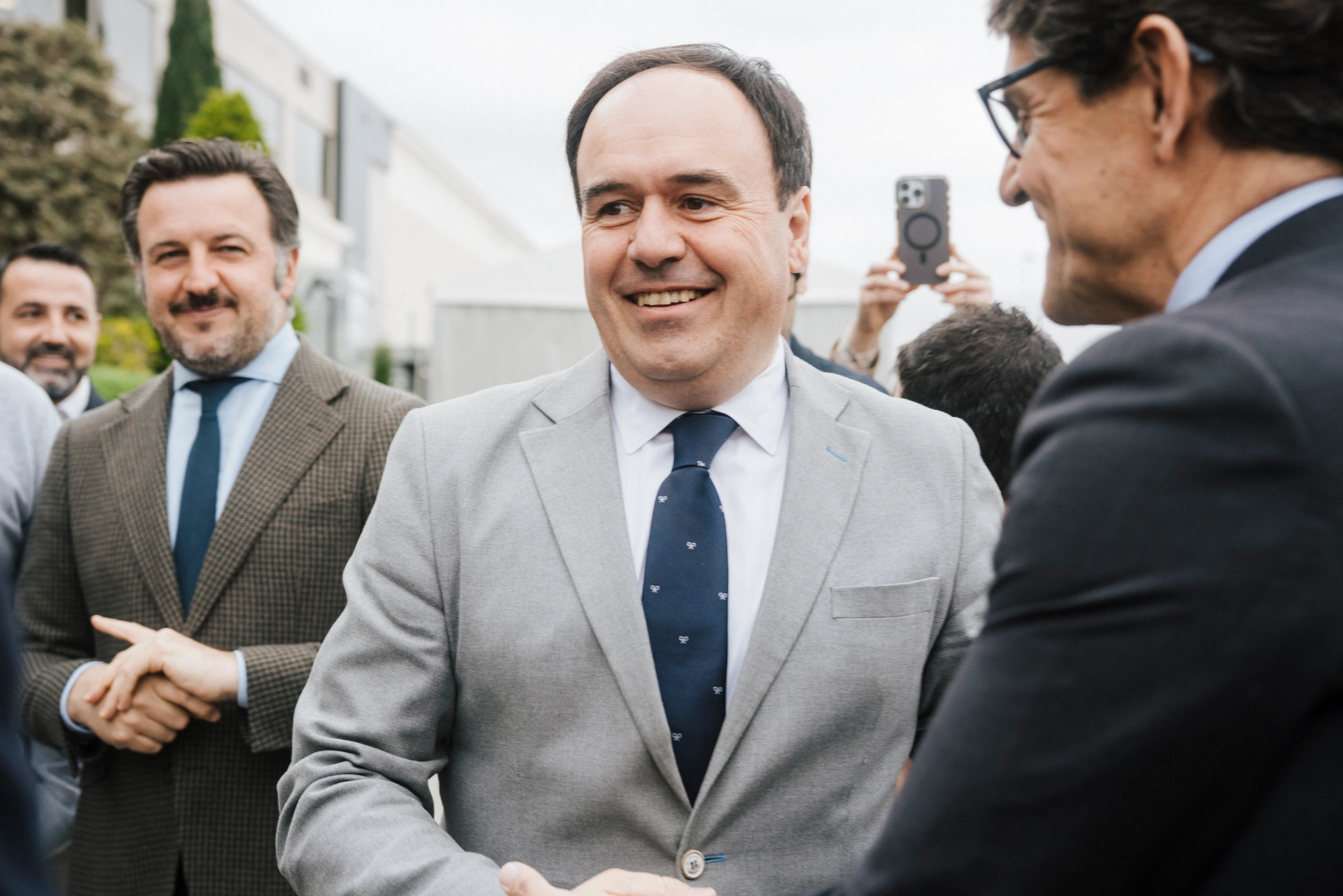 Llorca advierte: "Sánchez no va a protegernos, solo piensa en sus votos"