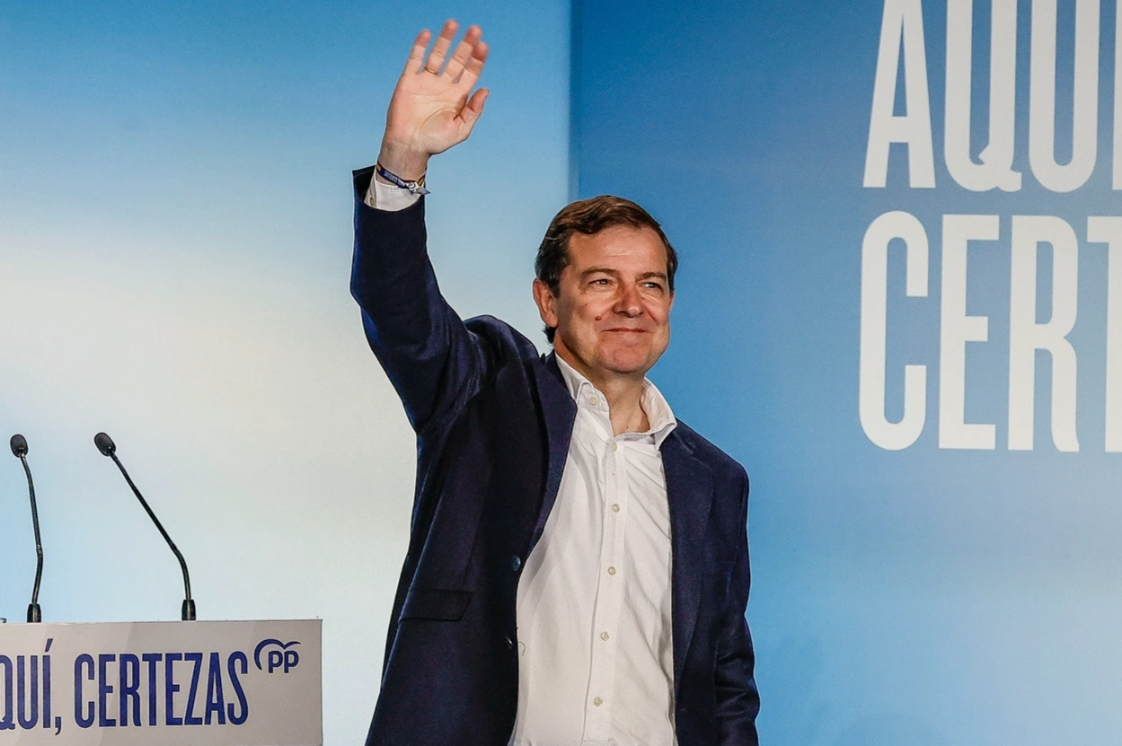 Mañueco anuncia 350 viviendas en León y defiende la estabilidad política frente al bloqueo