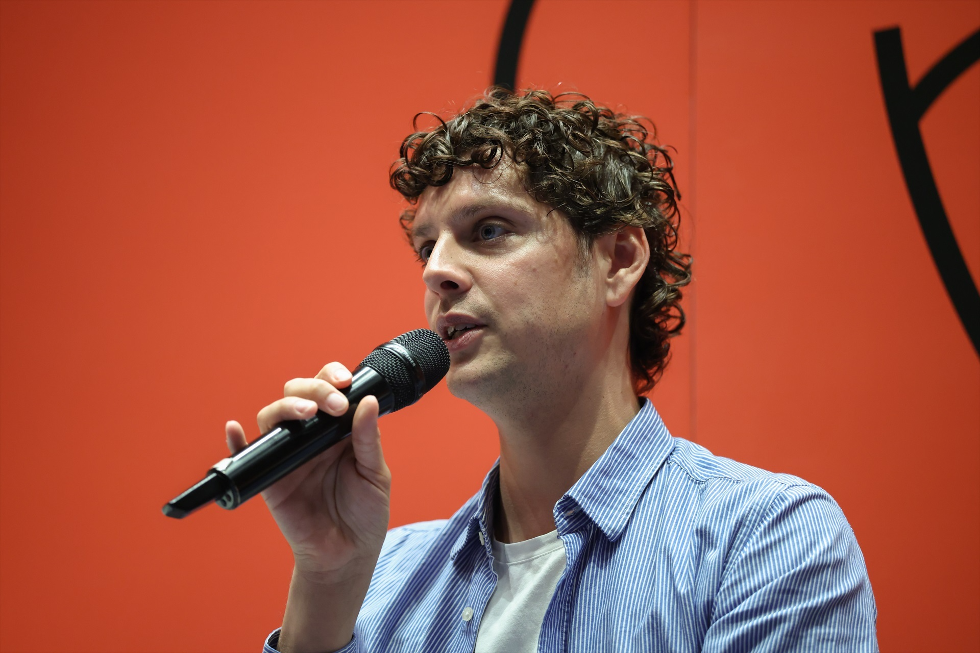 Y es que el documental busca mostrar un lado personal del actor