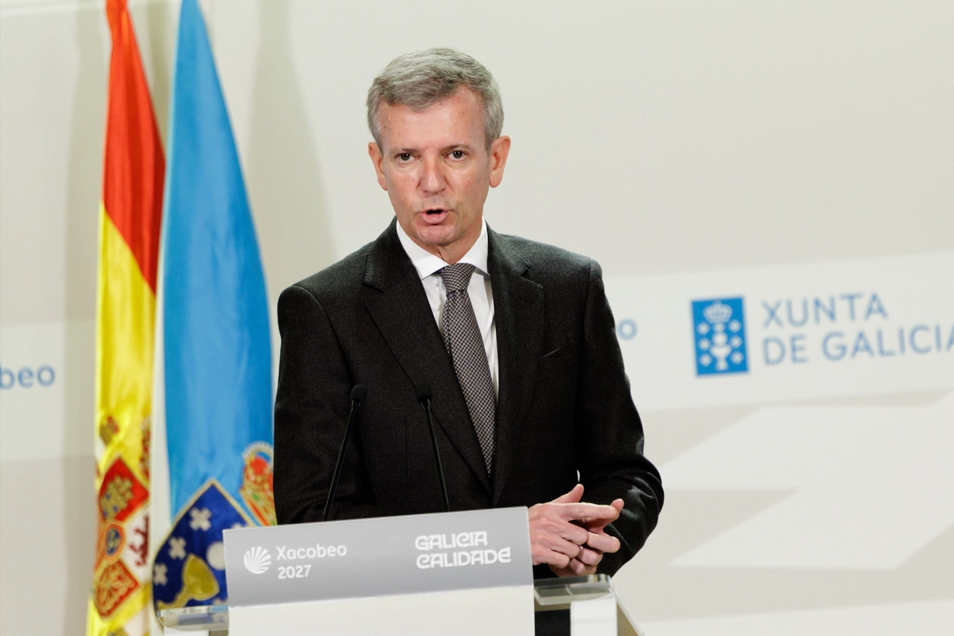 Rueda comunica que la Xunta invertirá 22,7 millones de euros en la recuperación y regeneración de los bancos marisqueros