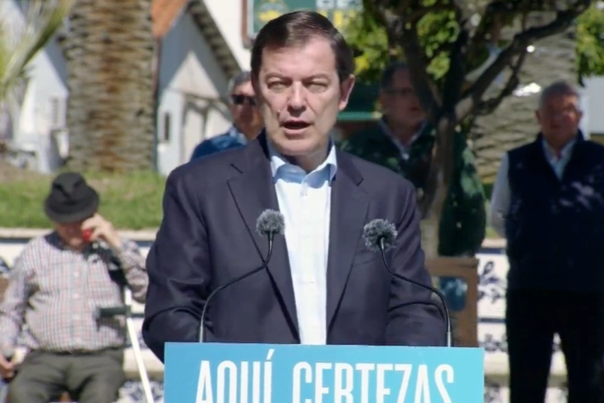 Mañueco avisa desde Ávila que cada voto que no vaya al PP será un éxito para la izquierda en Castilla y León