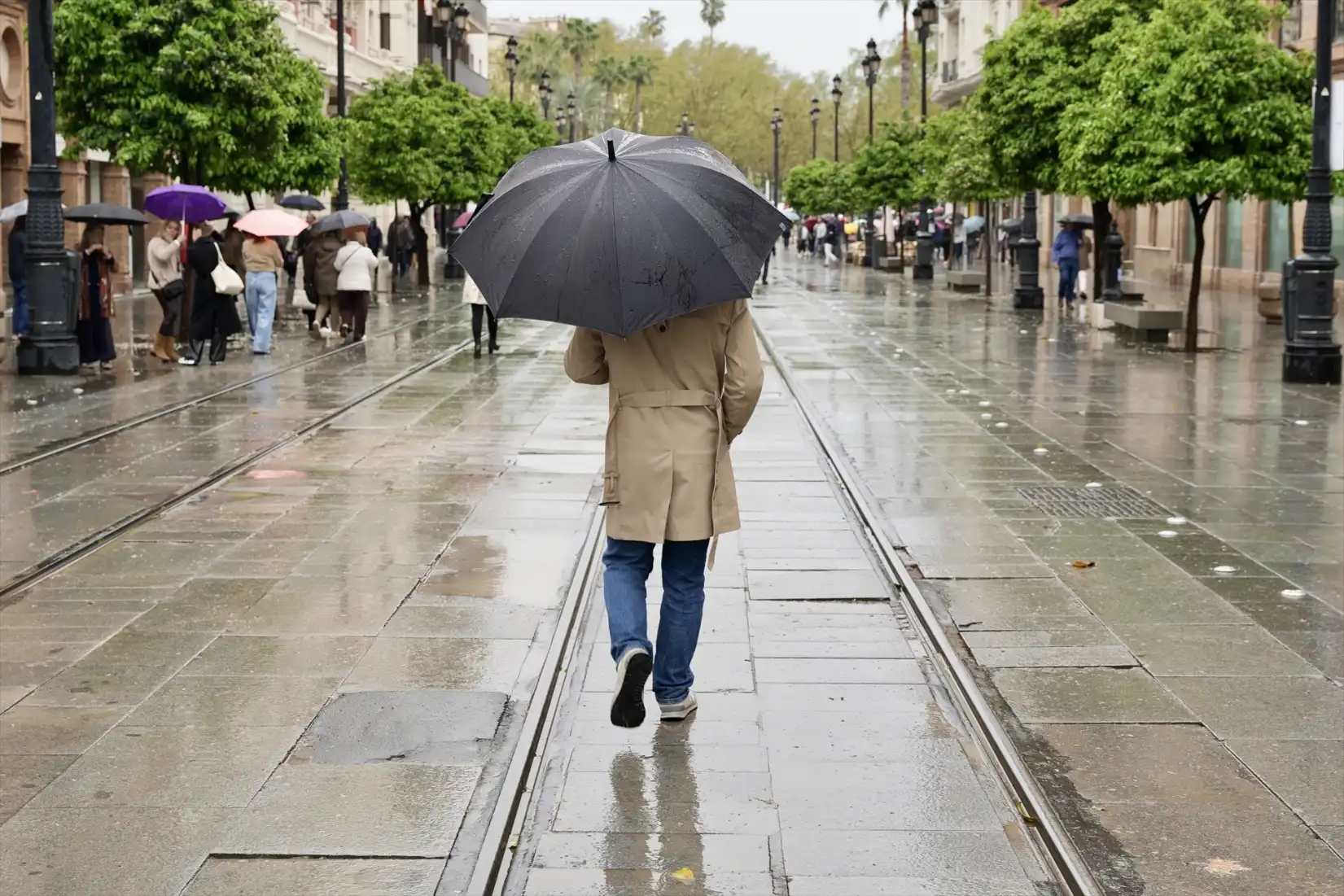 AEMET activa avisos por lluvias y tormentas en gran parte de España: Cataluña, en nivel naranja