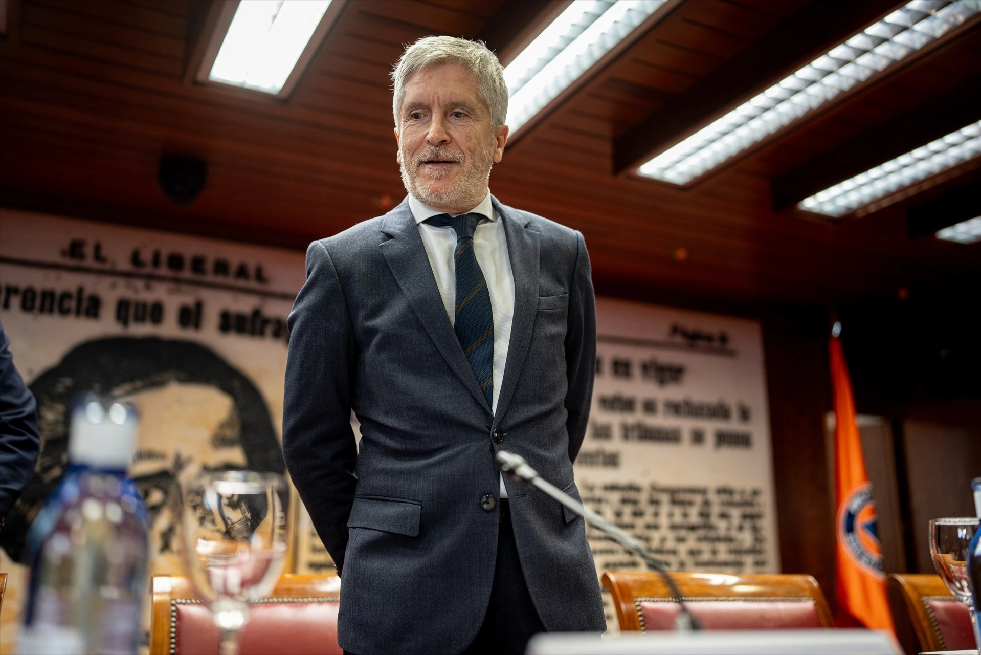 Marlaska deja desprotegidos a los policías: solo 2 cascos para cada grupo de 30 que lucha contra el narco