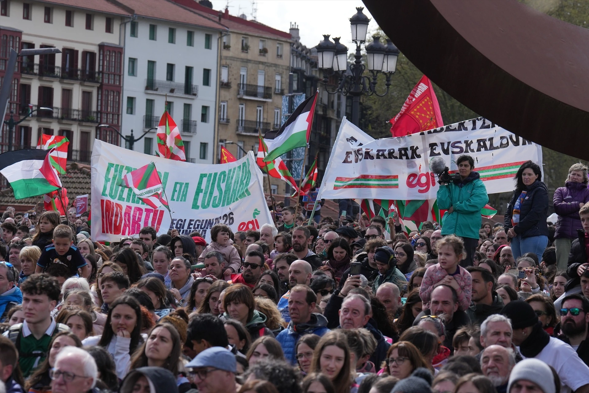 La Korrika culmina exaltando el terrorismo etarra en Bilbao
