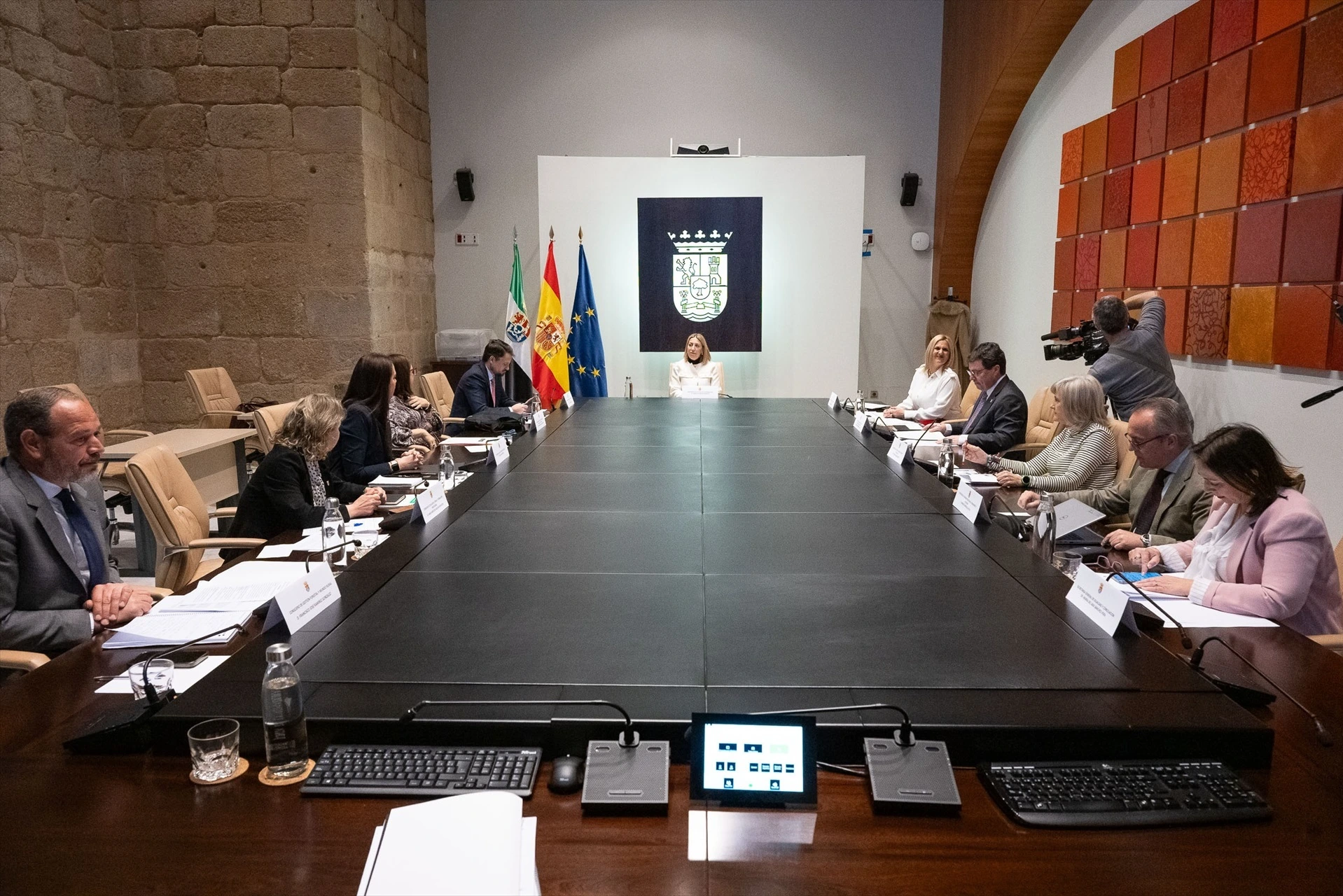 La Junta de Extremadura destina 2,5 millones de euros a fomentar la creación y consolidación de 110 empleos en la región