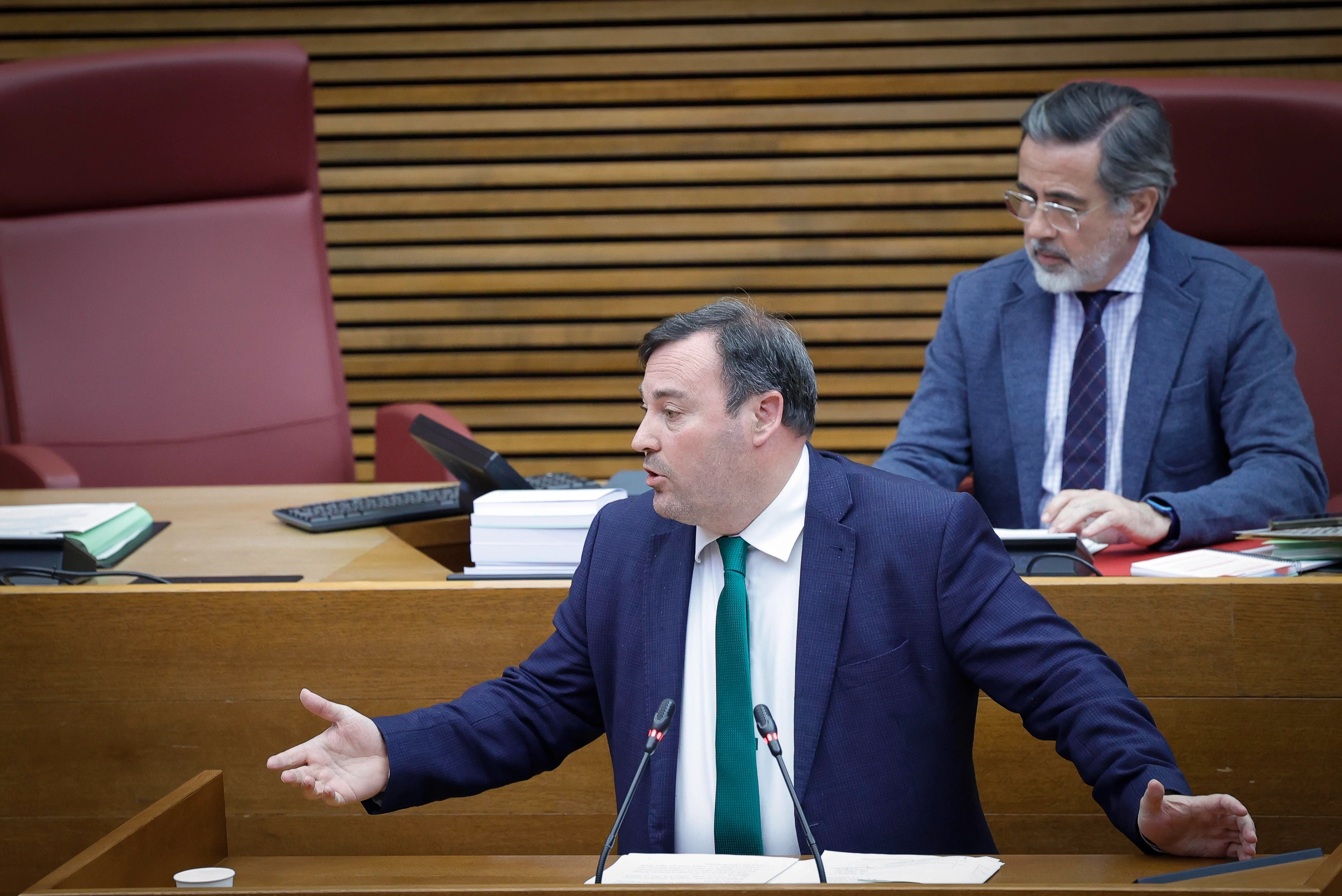 Vox lleva a Les Corts la prioridad nacional ante el colapso sanitario y servicios por la inmigración irregular