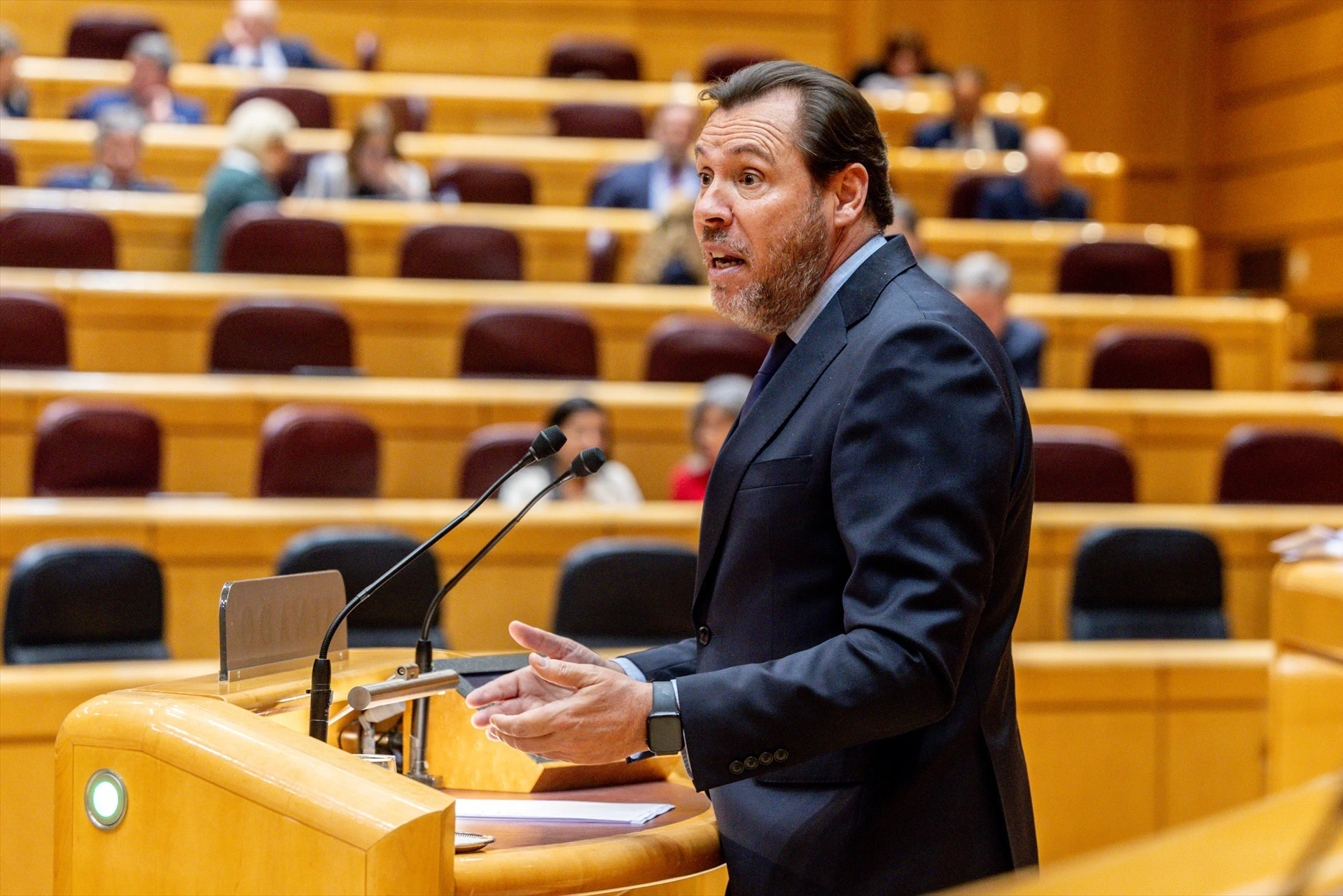 El Gobierno de Sánchez esquiva al Senado con una oleada de viajes oficiales