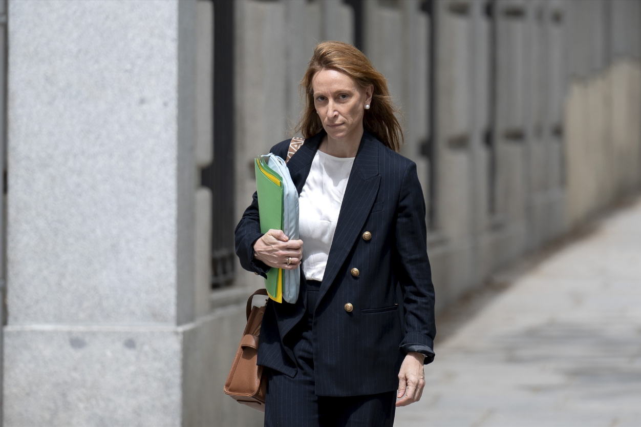 El juez imputa a la abogada de Koldo por intentar comprar con 50.000 € el silencio de Carmen Pano