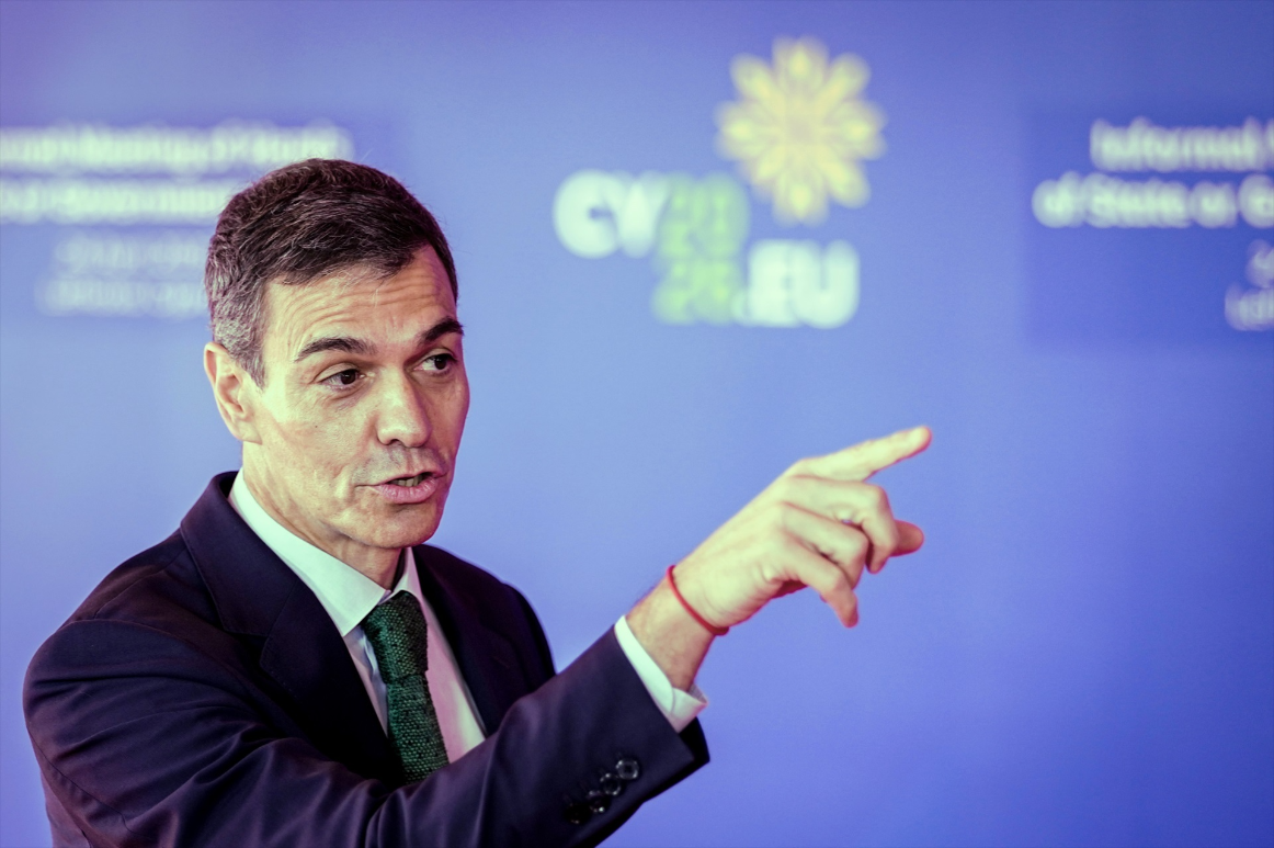El mes 'horribilis' de Pedro Sánchez