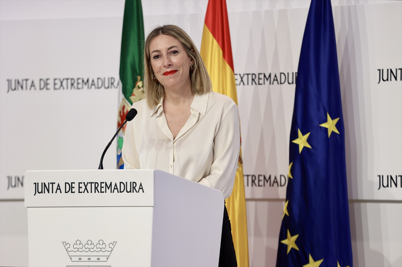 El nuevo Ejecutivo de la Junta de Extremadura tendrá diez consejerías, dos de ellas con rango de vicepresidencia