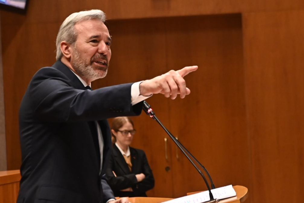 Jorge Azcón es reelegido presidente de Aragón con el apoyo de VOX