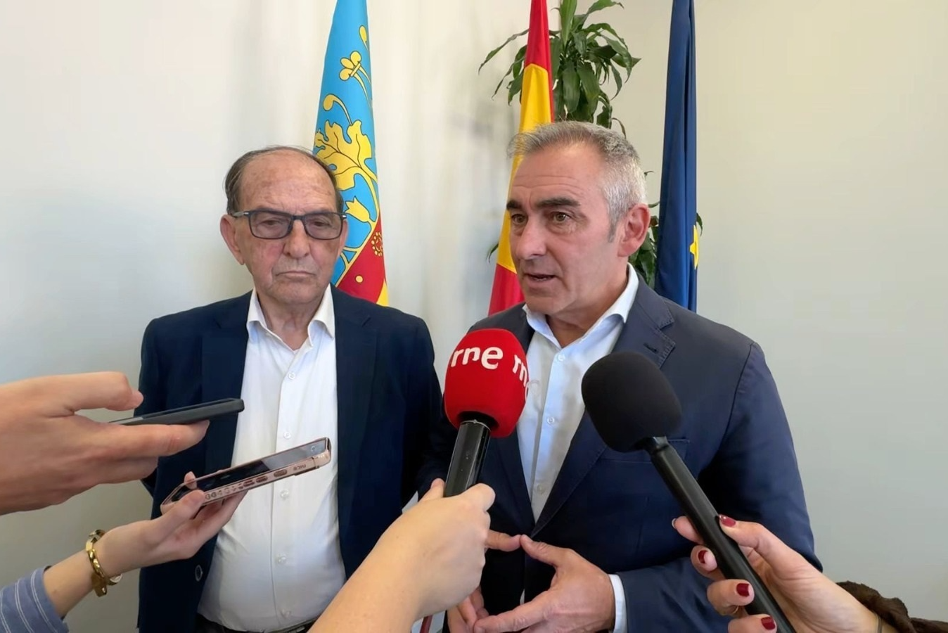 Barrachina defiende 550 millones para el campo valenciano y reprocha al Gobierno central que no ha puesto "un céntimo"