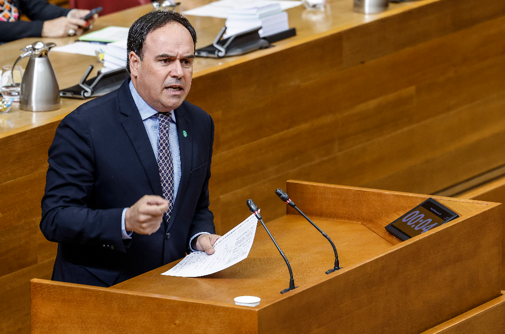 Llorca planta cara a los sindicatos: "Si chantajean con las evaluaciones, no habrá negociación"
