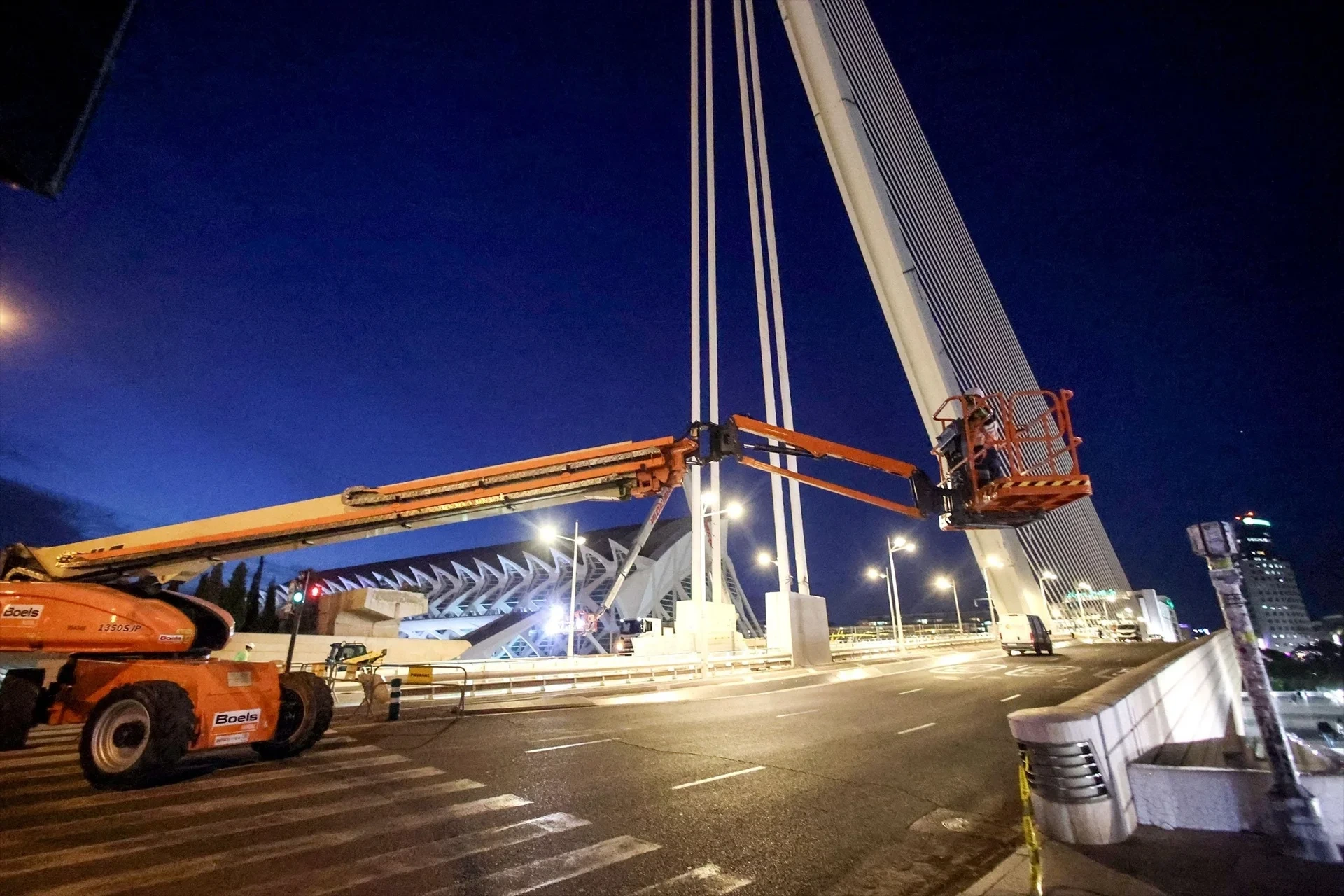 El Pont de l'Assut de l'Or, cerrado al tráfico nocturno durante cuatro meses por las obras de reparación REMITIDA / HANDOUT por AJUNTAMENT VALÈNCIA
