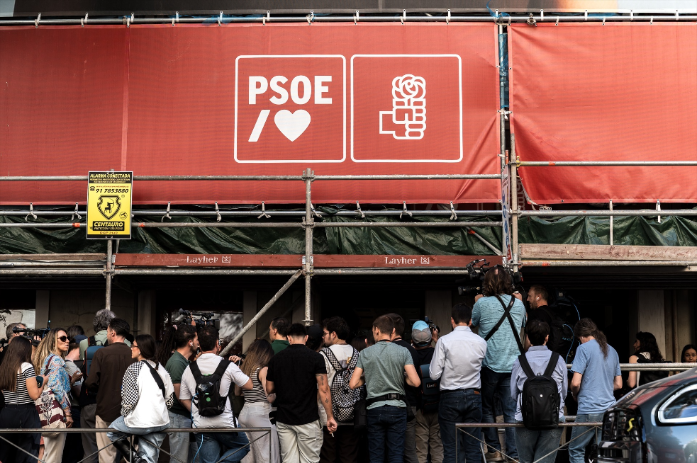 El PSOE emite un comunicado para negar una investigación por financiación ilegal tras la entrada de la UCO en Ferraz