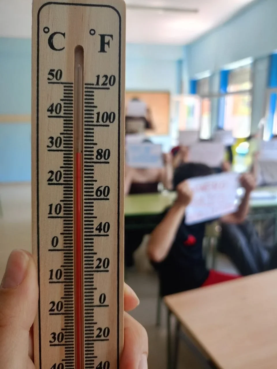 Pérez Llorca anuncia 16 millones para climatizar 1.616 centros educativos de la Comunidad Valenciana