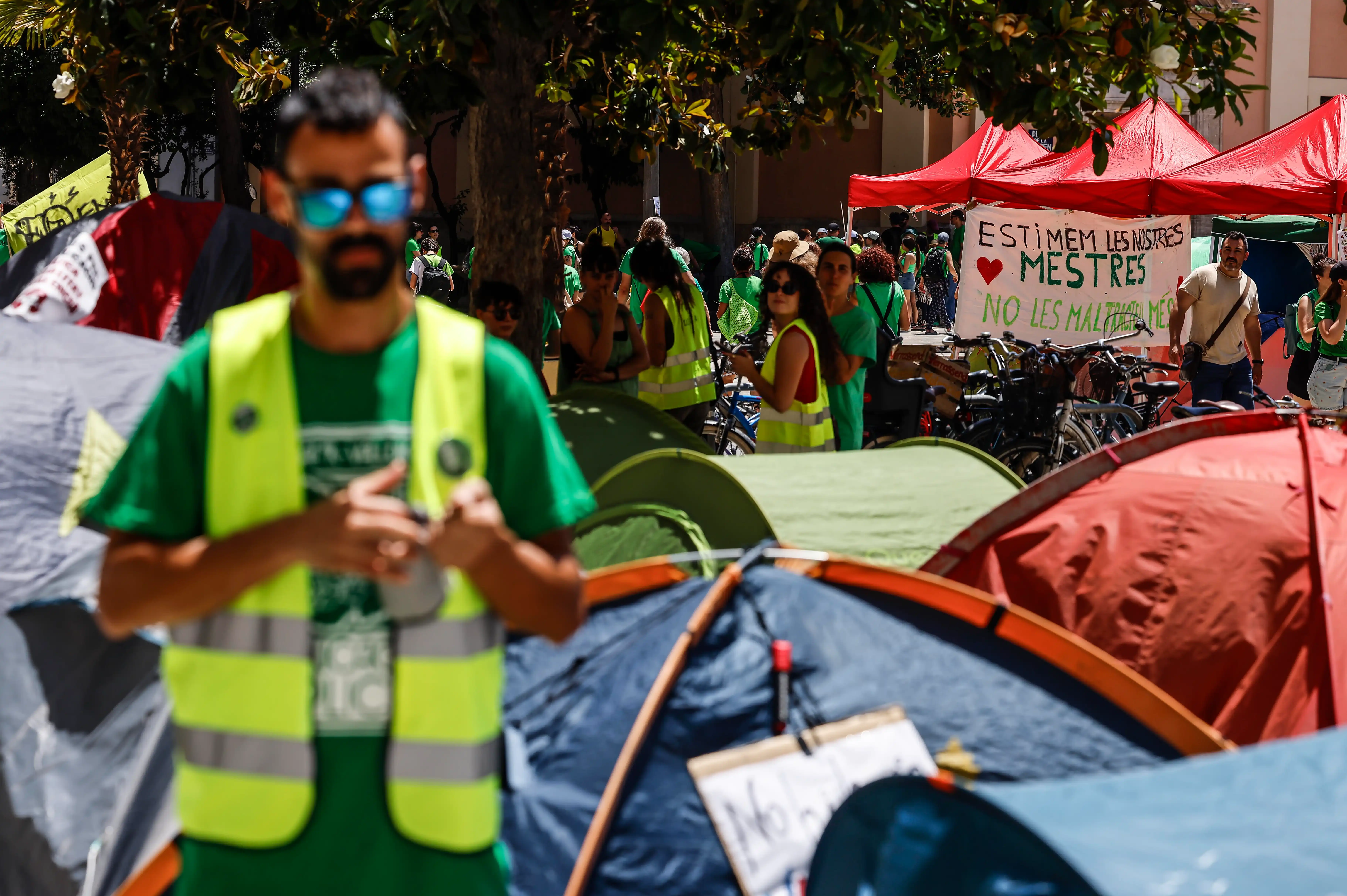 Los profesores valencianos suspenden la huelga indefinida tras cinco semanas de negociación