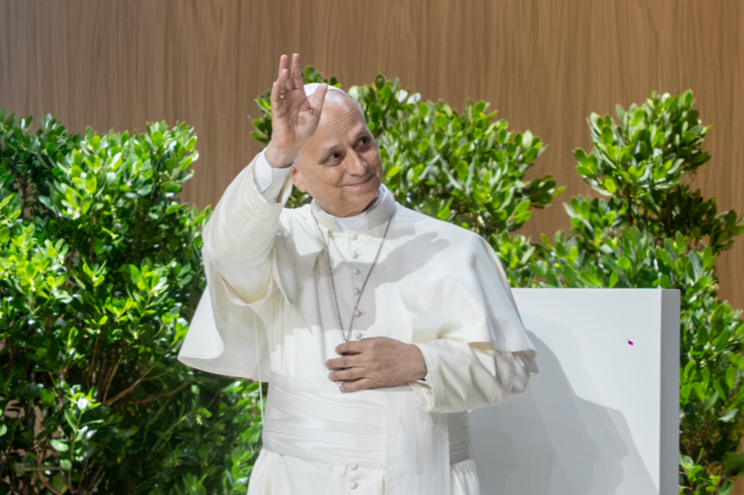El Papa León XIV llega a la Conferencia Episcopal y pide a la Iglesia abandonar "todo lo que nos frena"