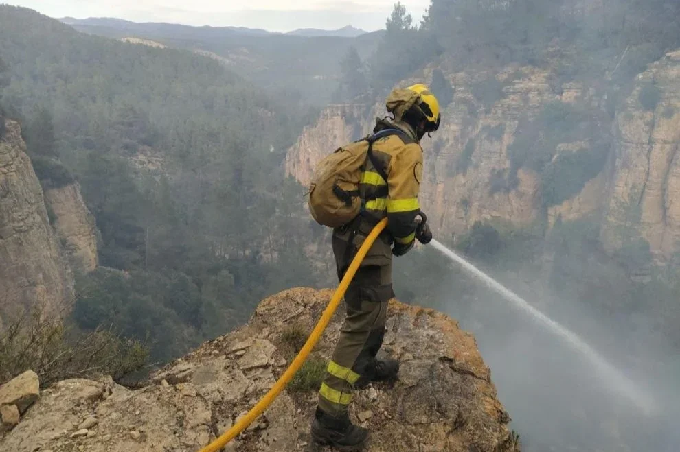Aragón activa la alerta roja por incendios en 15 zonas y endurece las prohibiciones ante el riesgo extremo
