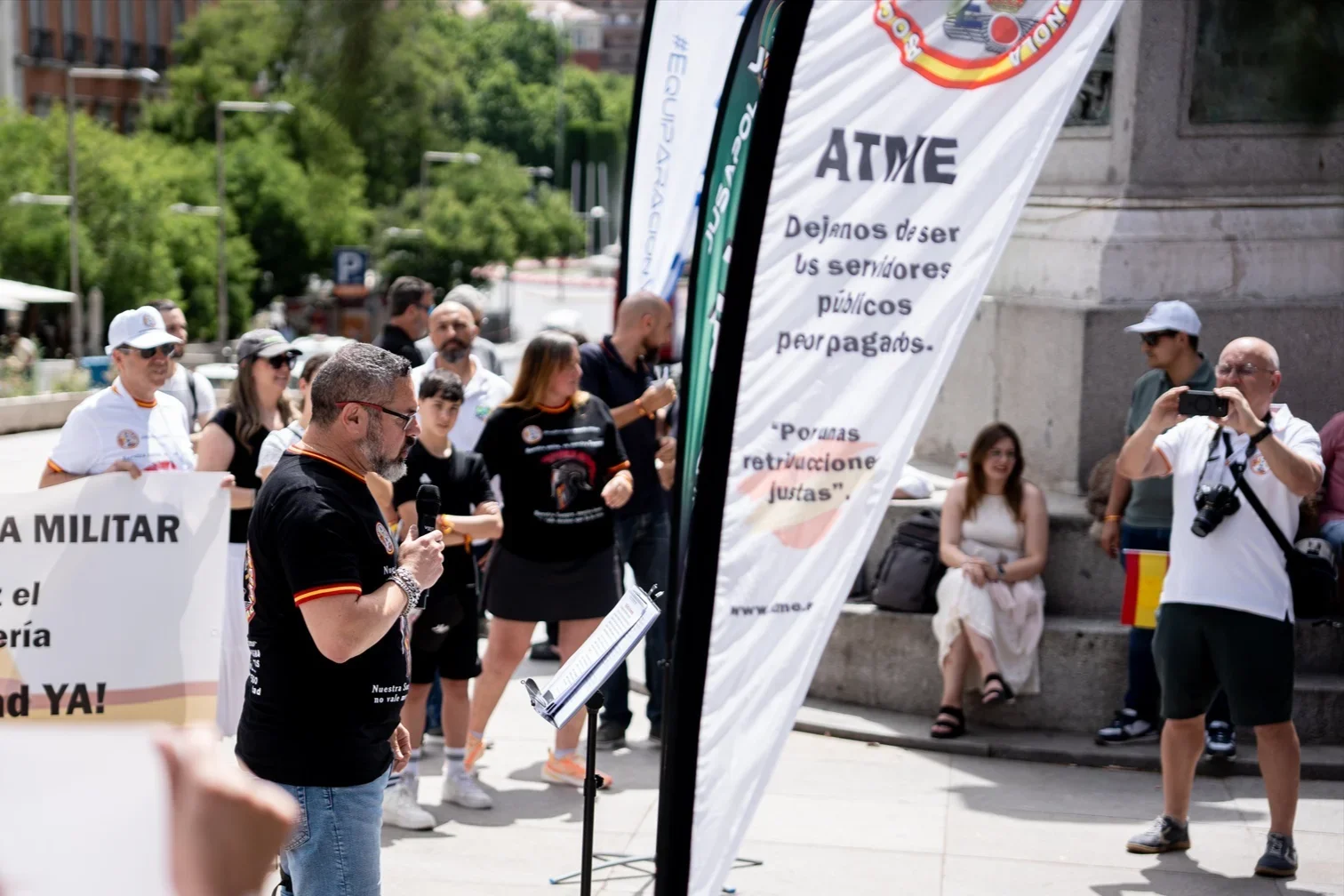 Militares de tropa y marinería se concentran en el Congreso para exigir el reconocimiento de profesión de riesgo