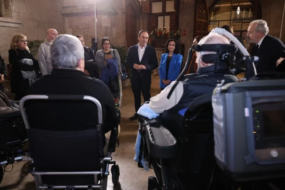 Pérez Llorca destaca que la Comunitat lidera a nivel nacional la atención a personas con ELA