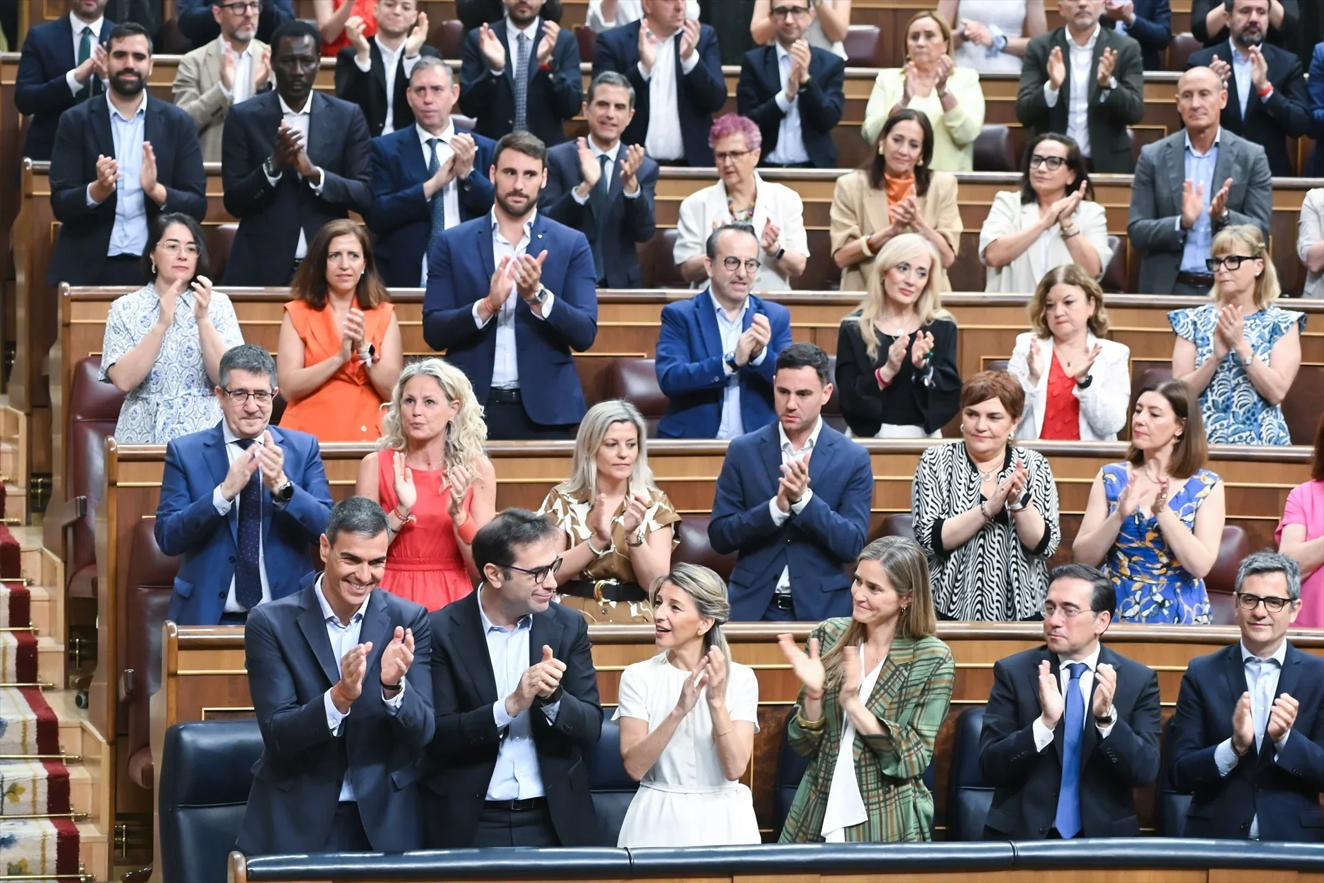 Por el momento, las prendas de DMOCRACIA no están a la venta