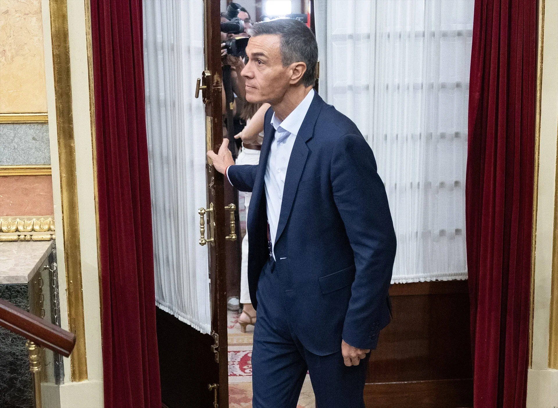 El Congreso aprueba por mayoría absoluta instar a Sánchez a someterse a una cuestión de confianza y dimitir