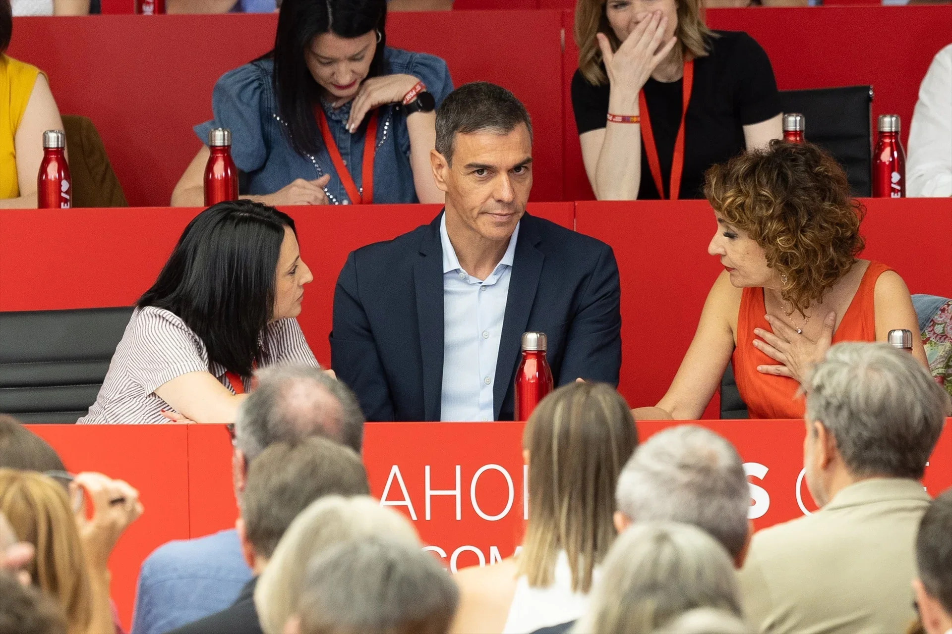 El PSOE se arrodilla nuevamente ante Pedro Sánchez en un Comité Federal marcado por la defensa de su entorno