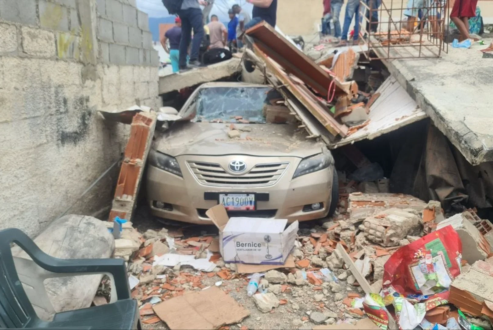 Ascienden a 26 los españoles fallecidos tras los terremotos de Venezuela