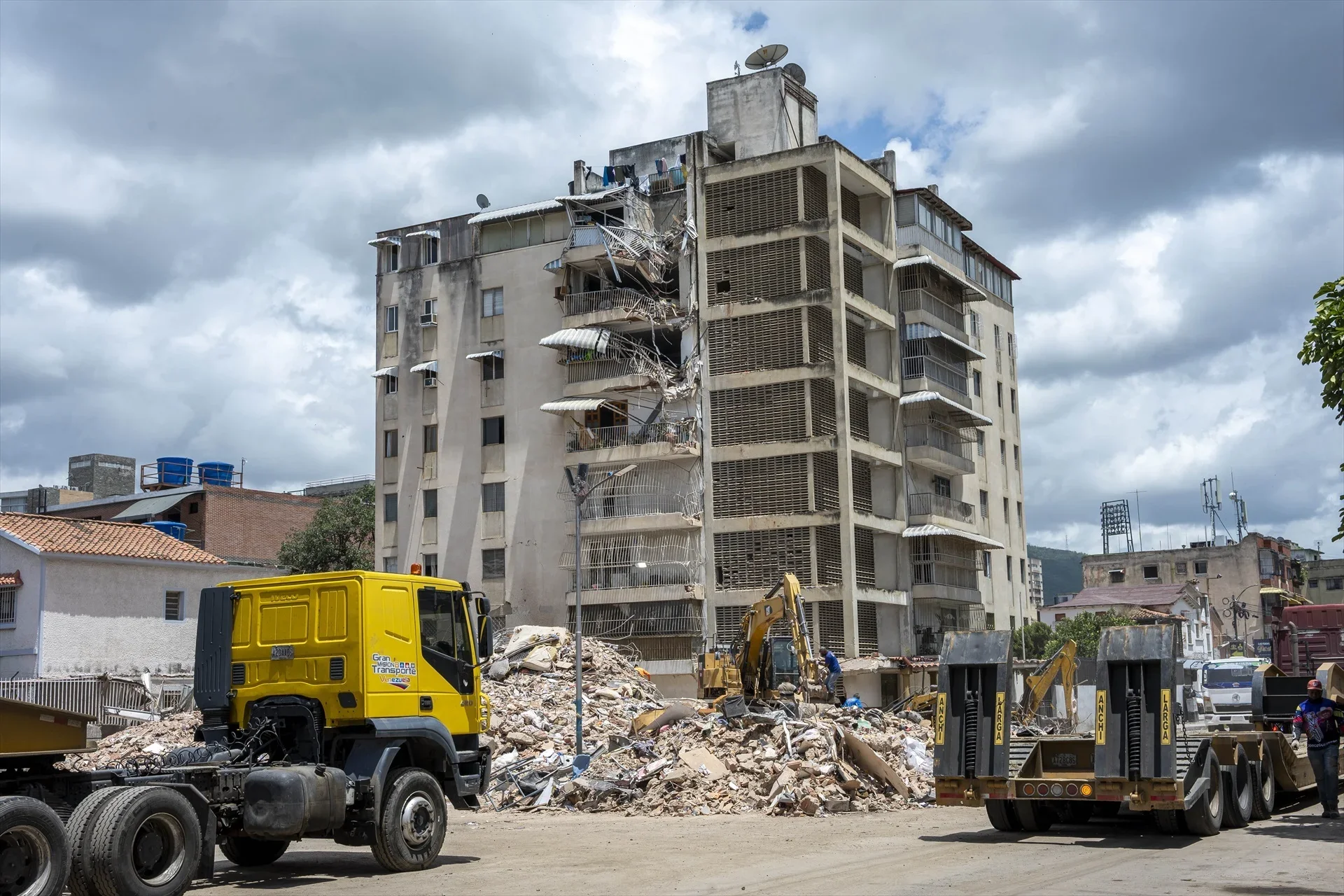 Albares eleva a 29 los españoles fallecidos en los terremotos de Venezuela