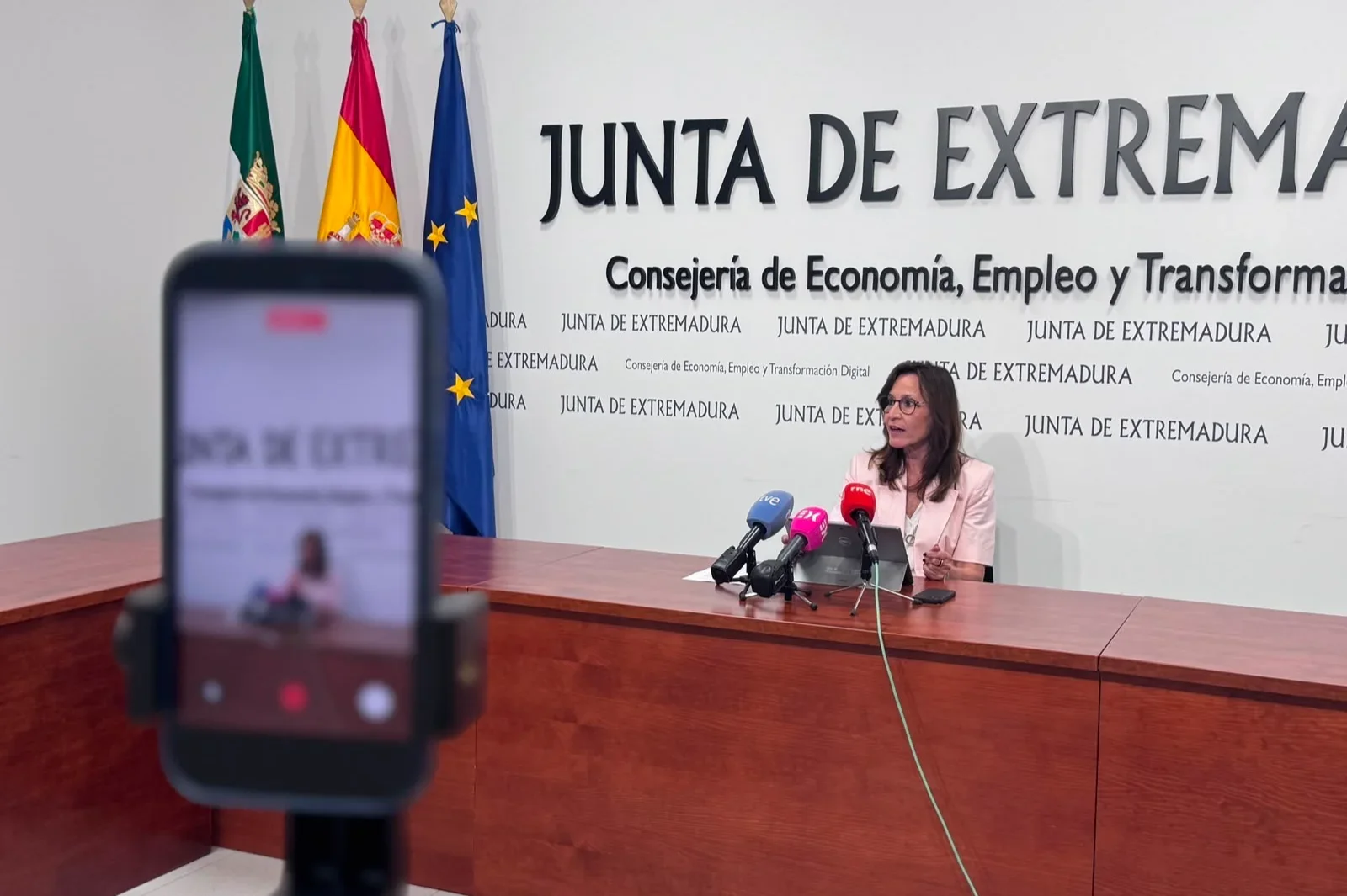 Extremadura logra un mínimo histórico de desempleo y récord de empleo en tres décadas