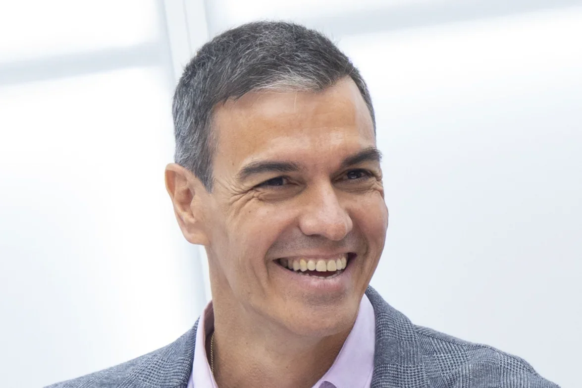 Pedro Sánchez destina 46.000 euros a servicios de imagen y maquillaje hasta las elecciones generales