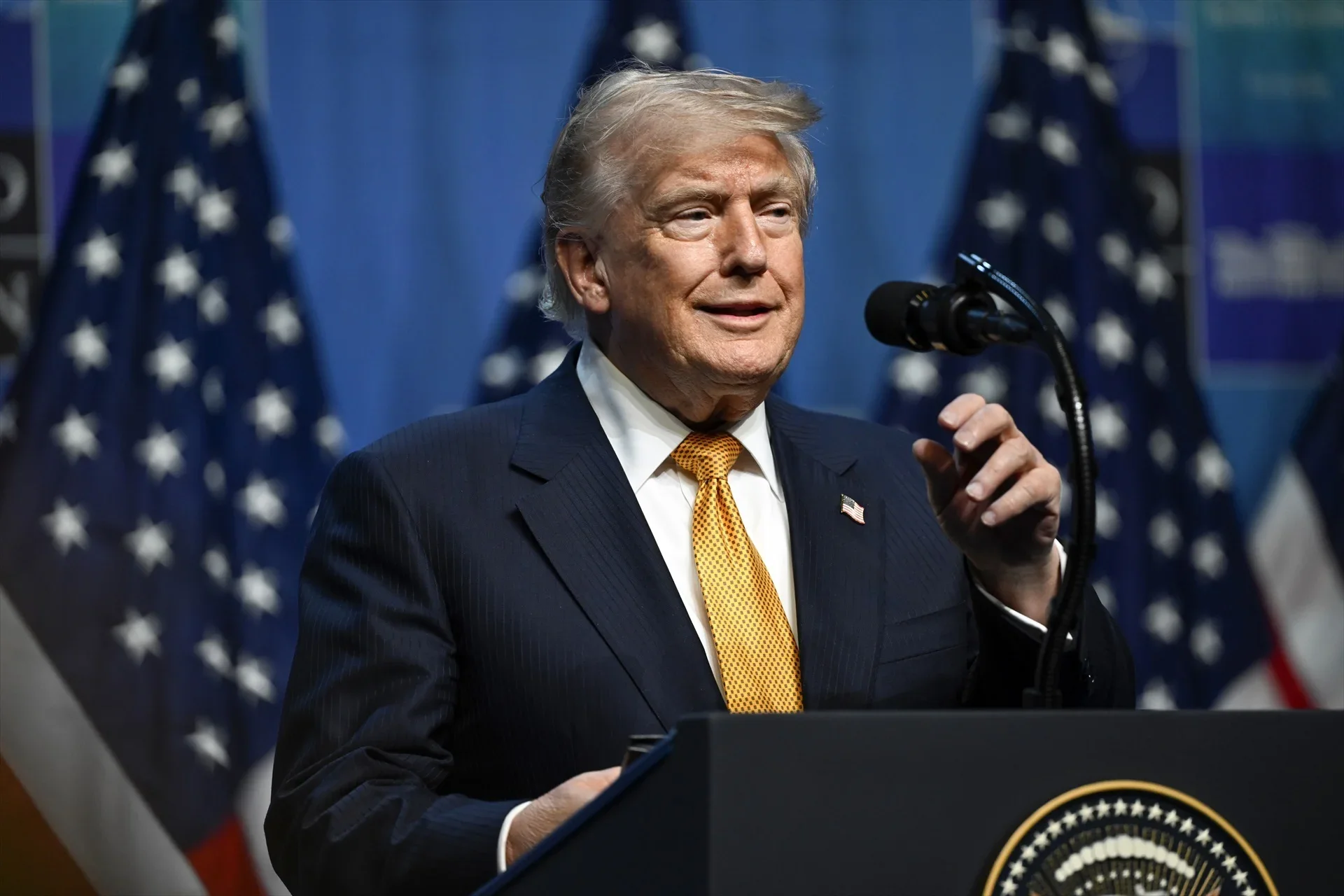 Trump asegura que Irán quiere negociar "desesperadamente" mientras aumentan las tensiones entre Washington y Teherán