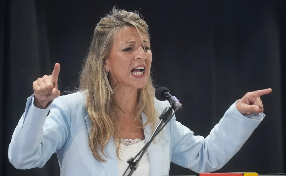 Julio Iglesias ha iniciado acciones legales contra la vicepresidenta segunda del Gobierno, Yolanda Díaz