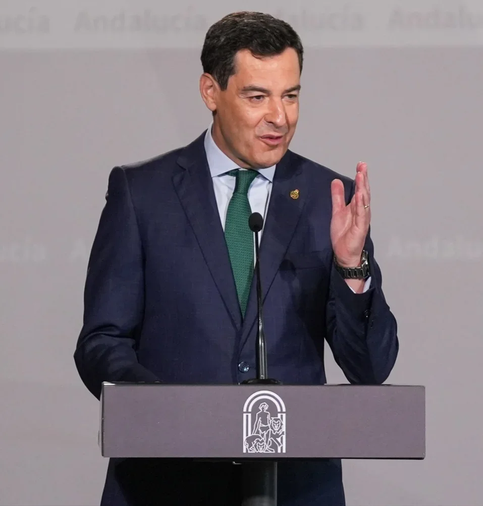El presidente aprovechó la toma de posesión para pedir a los nuevos consejeros compromiso, responsabilidad y cercanía con los ciudadanos