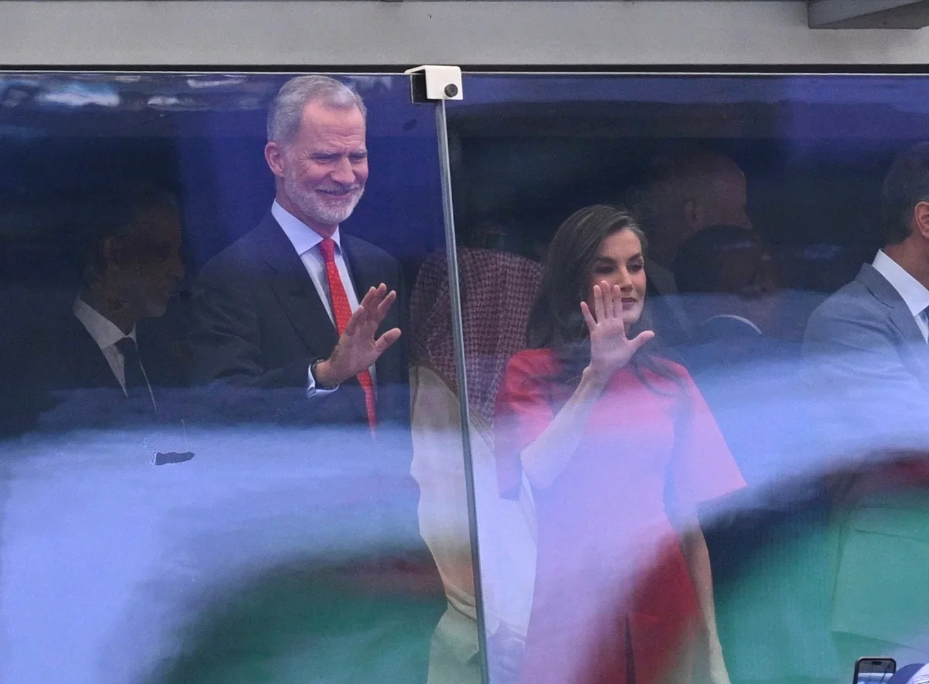 La Familia Real convierte el rojo en su amuleto para ver a España conquistar su segunda estrella mundial