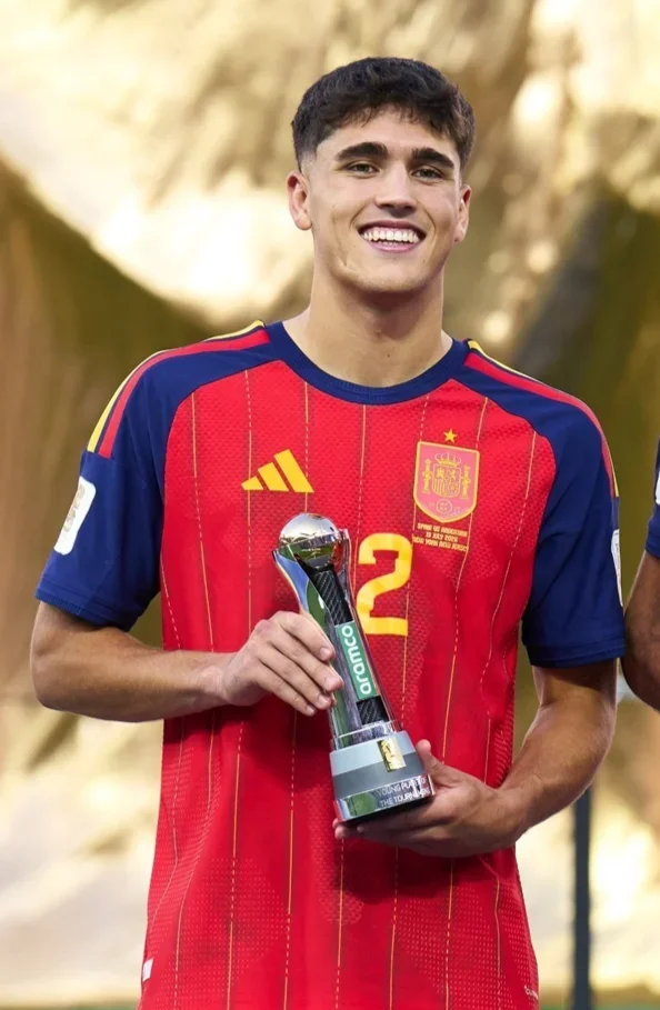 Pau Cubarsí fue distinguido como el mejor jugador joven del Mundial
