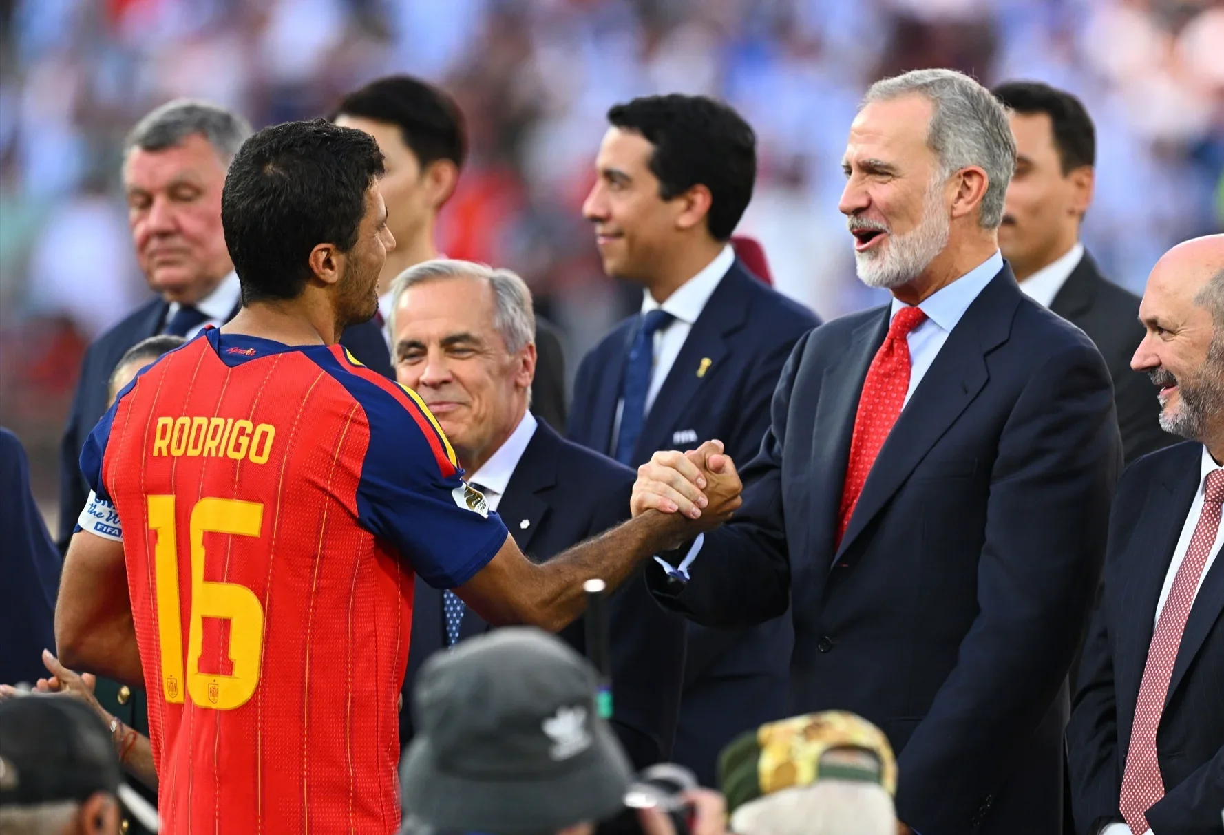 La Familia Real convierte el rojo en su amuleto para ver a España conquistar su segunda estrella mundial