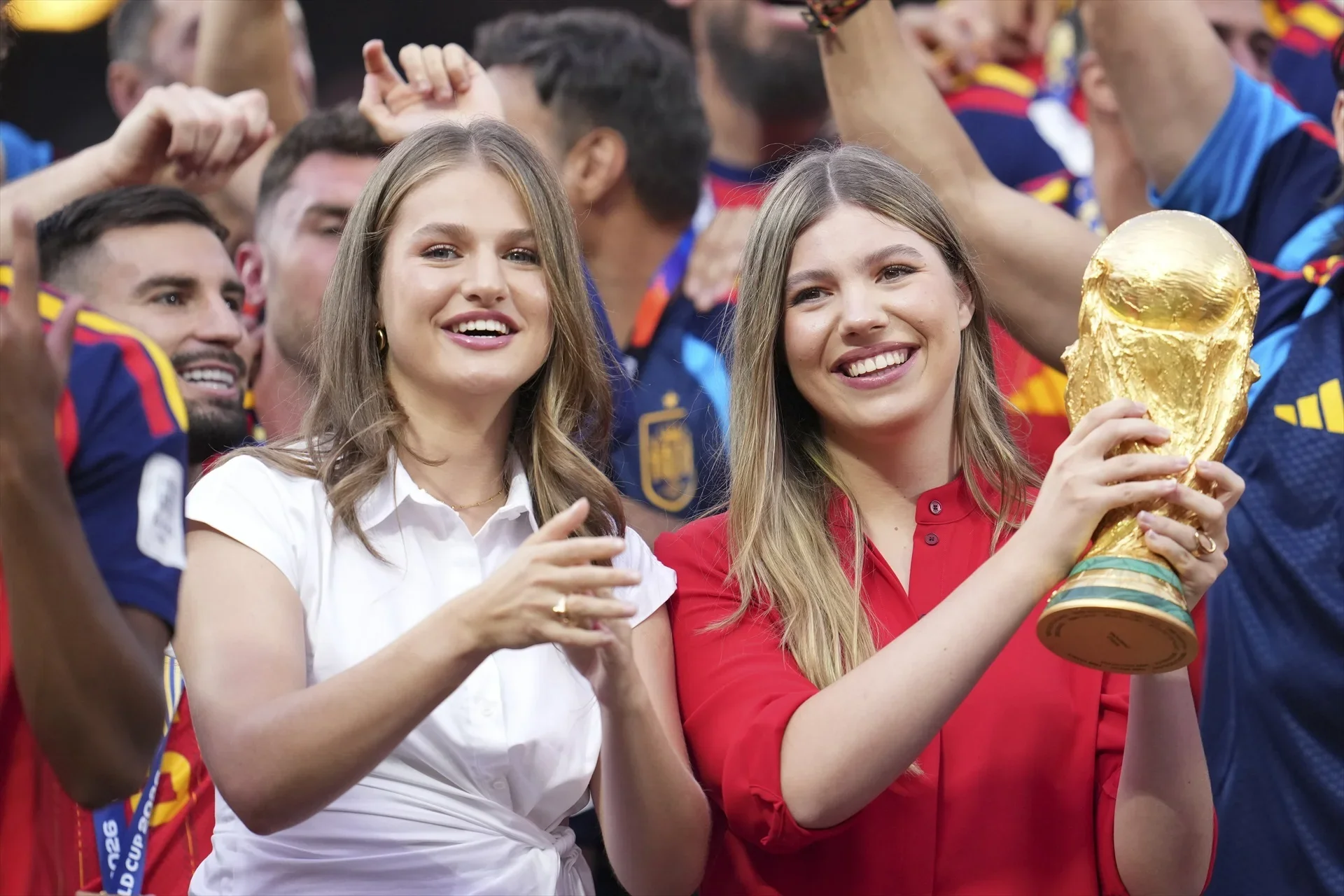 La Familia Real convierte el rojo en su amuleto para ver a España conquistar su segunda estrella mundial