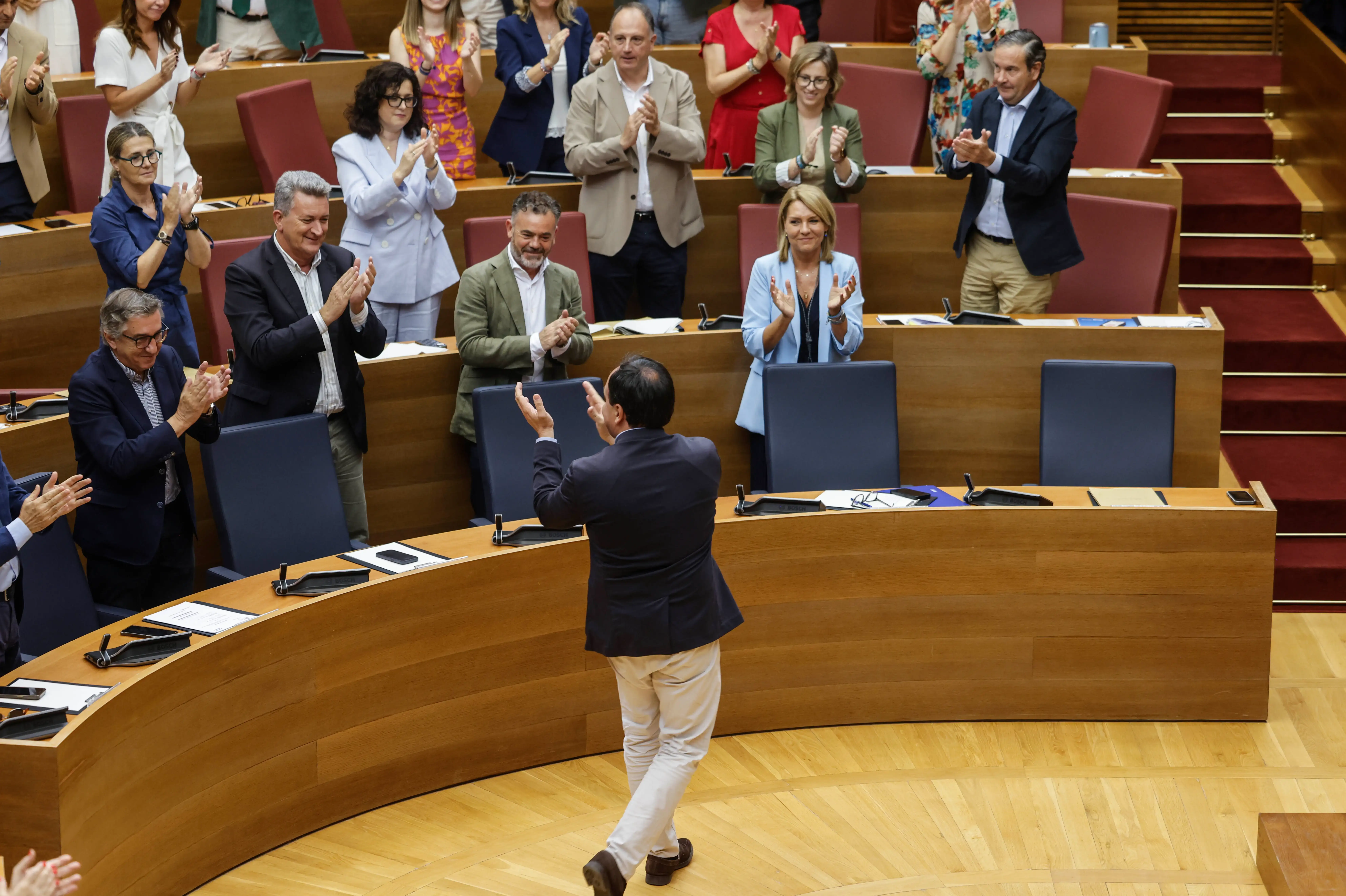 Les Corts aprueban los presupuestos de Llorca, los primeros con 'prioridad nacional' por ley