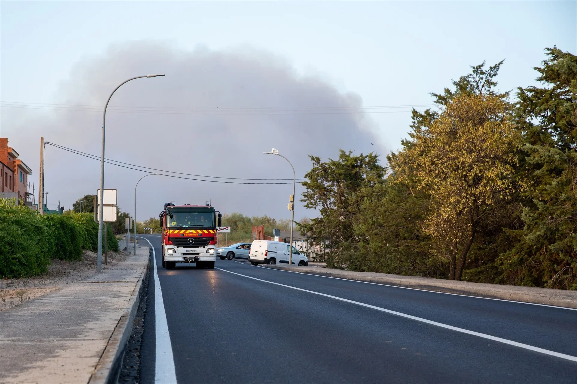 ista de la columna de humo, en la urbanización El Encinar del Alberche