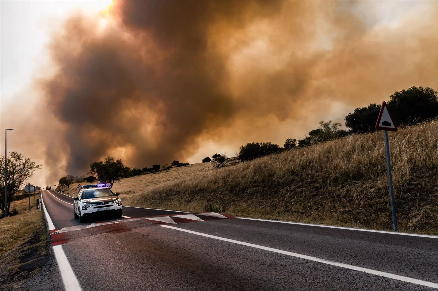 Madrid afronta un único gran incendio: 6.000 hectáreas arrasadas y nuevas evacuaciones en tres municipios
