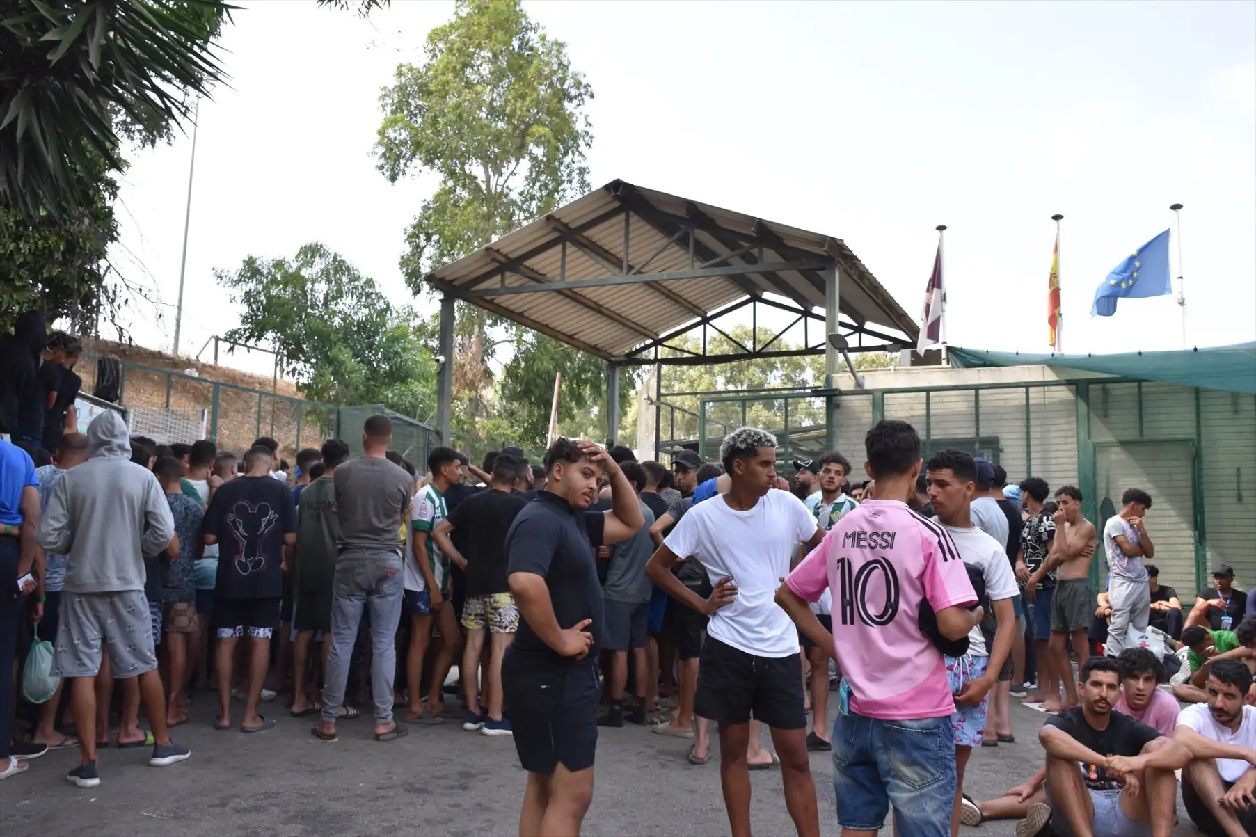 Las Fuerzas de Seguridad estiman que más de 6.000 inmigrantes permanecen en Ceuta y denuncian el colapso del CETI