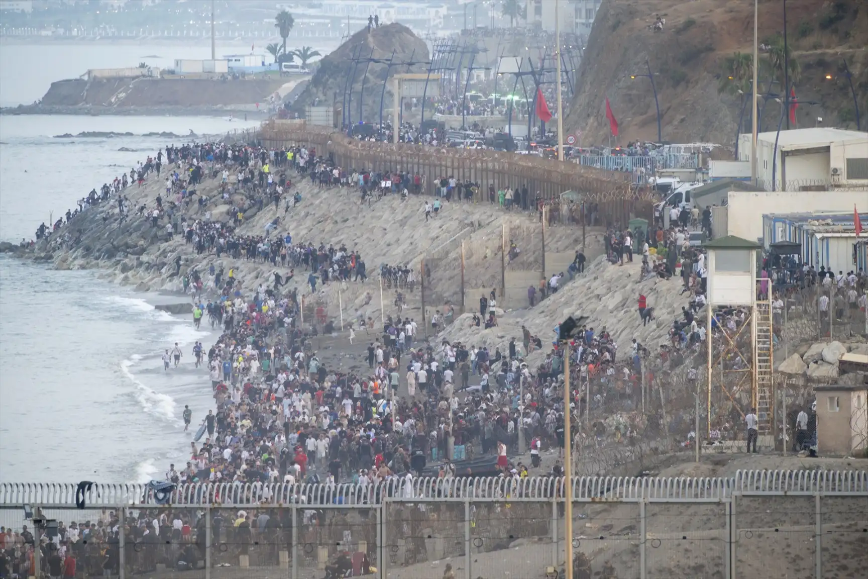 Cuatro años de espera: el Gobierno sigue sin aprobar el plan de seguridad para Ceuta y Melilla