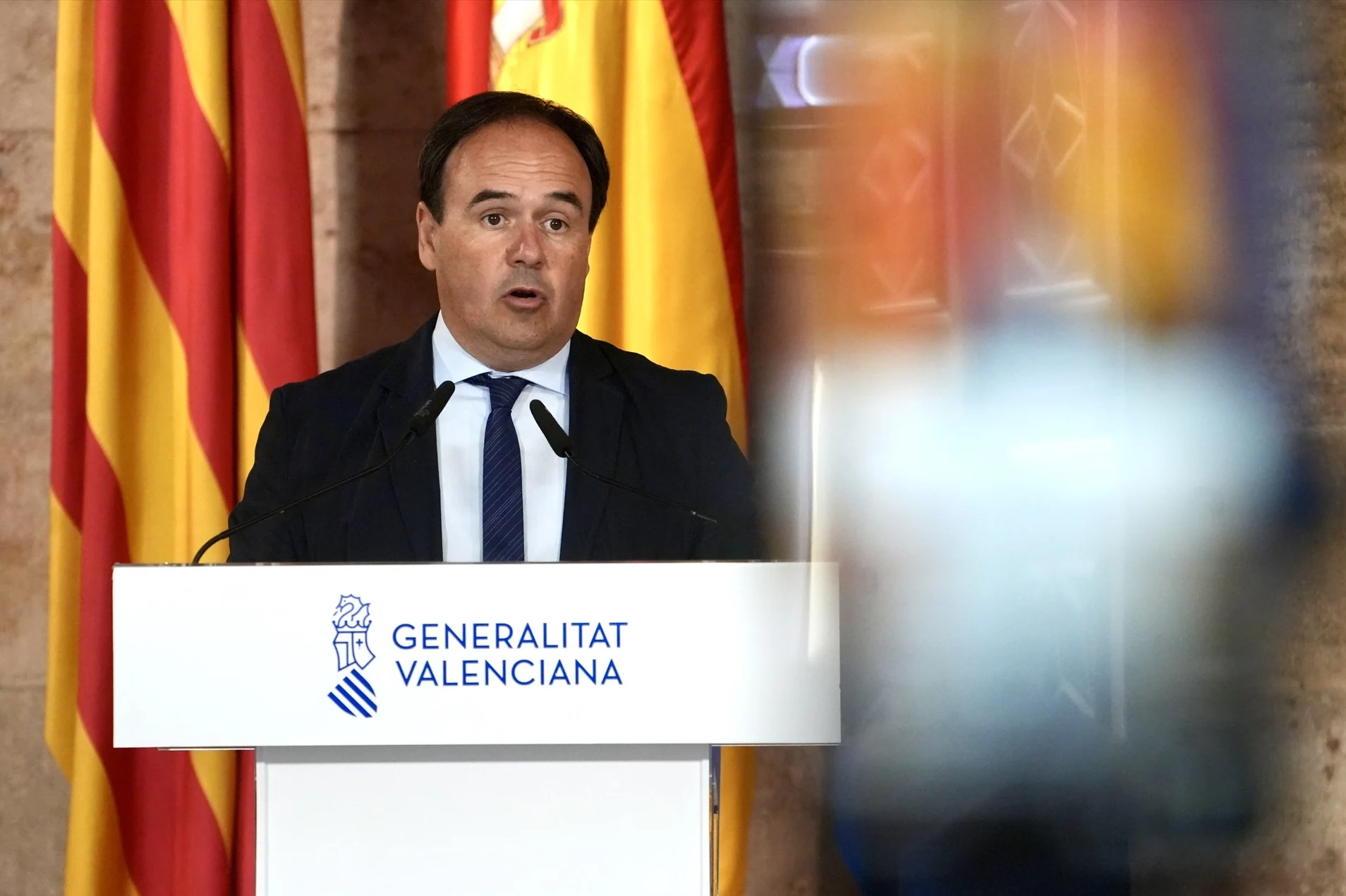 Pérez Llorca denuncia que los centros de menores están "desbordados al 200%" por la mala gestión de Sánchez con los migr