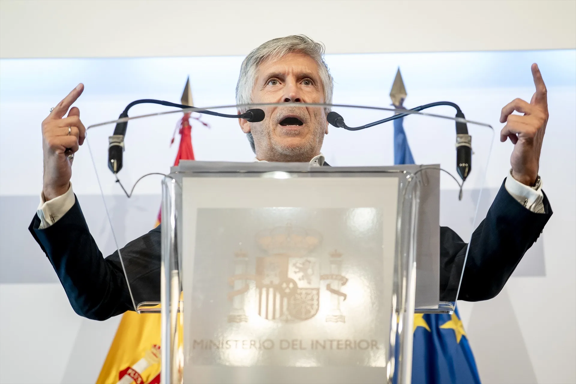 Los sindicatos policiales denuncian que Interior deja solo 12 agentes para miles de asilos y expulsiones en Ceuta
