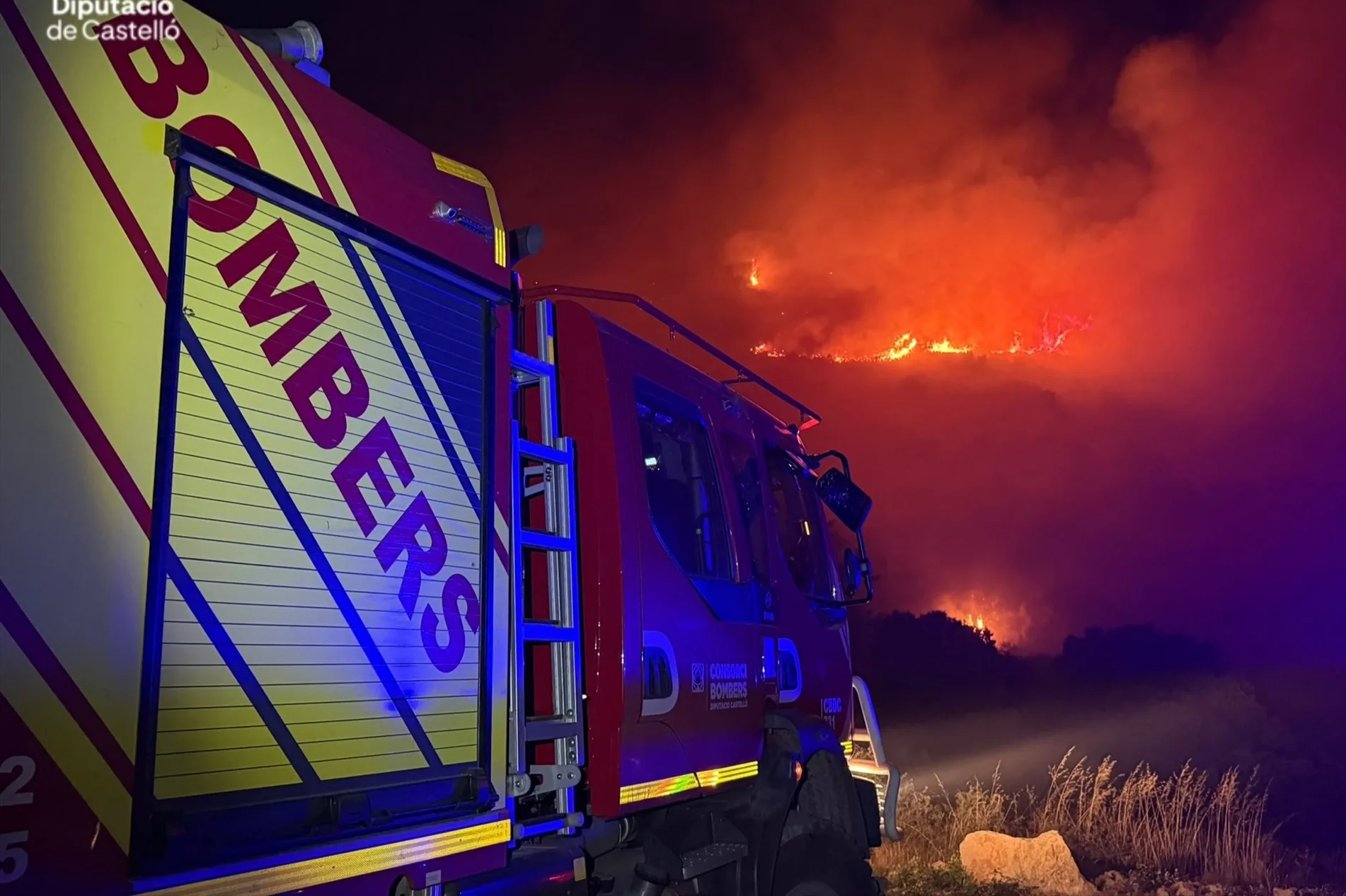 Huelva, Segovia y Castellón, en alerta por los incendios ante el fuerte viento