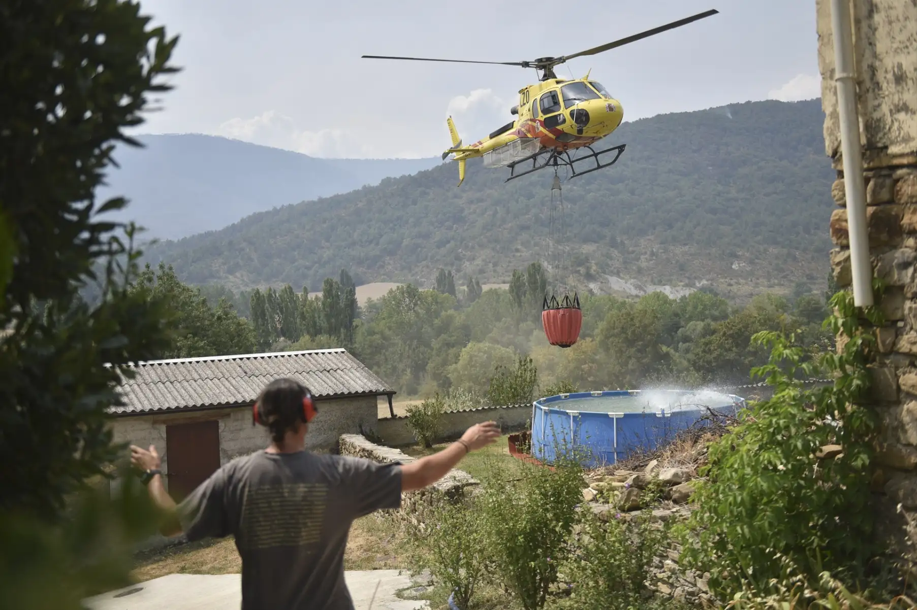 Autorizan el regreso de siete pueblos desalojados por el incendio de Las Peñas de Riglos (Huesca)