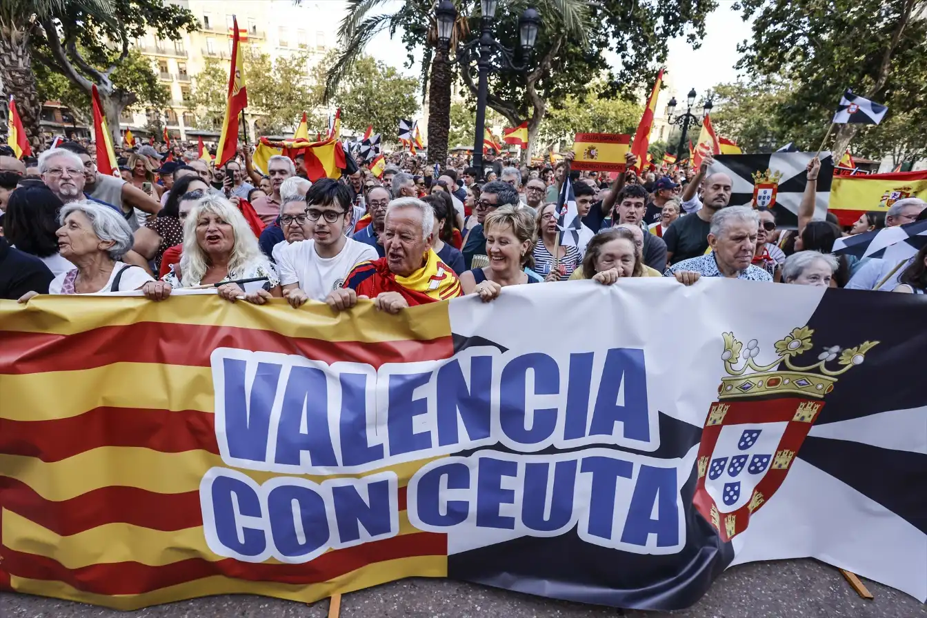 El Consell reclama elecciones tras el informe de Ceuta y acusa a Sánchez de "tolerar" la invasión